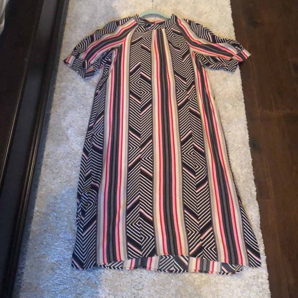 Anthropologie flowey dress Size Medium